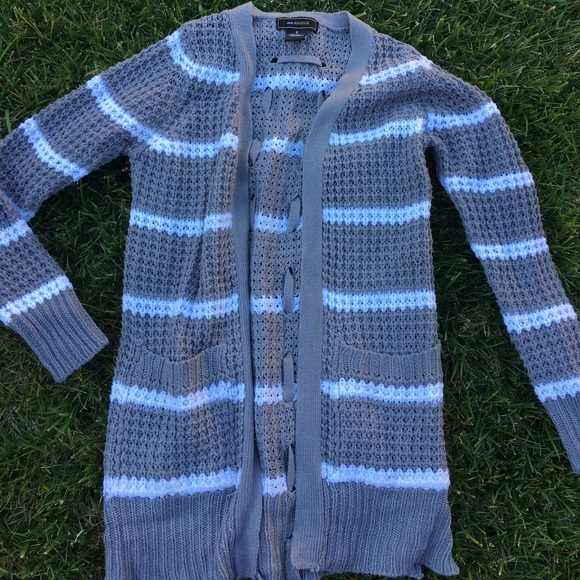 PRICE DROP♠️Mrs Maggie nice stripped cardigan cute - Picture 2 of 6